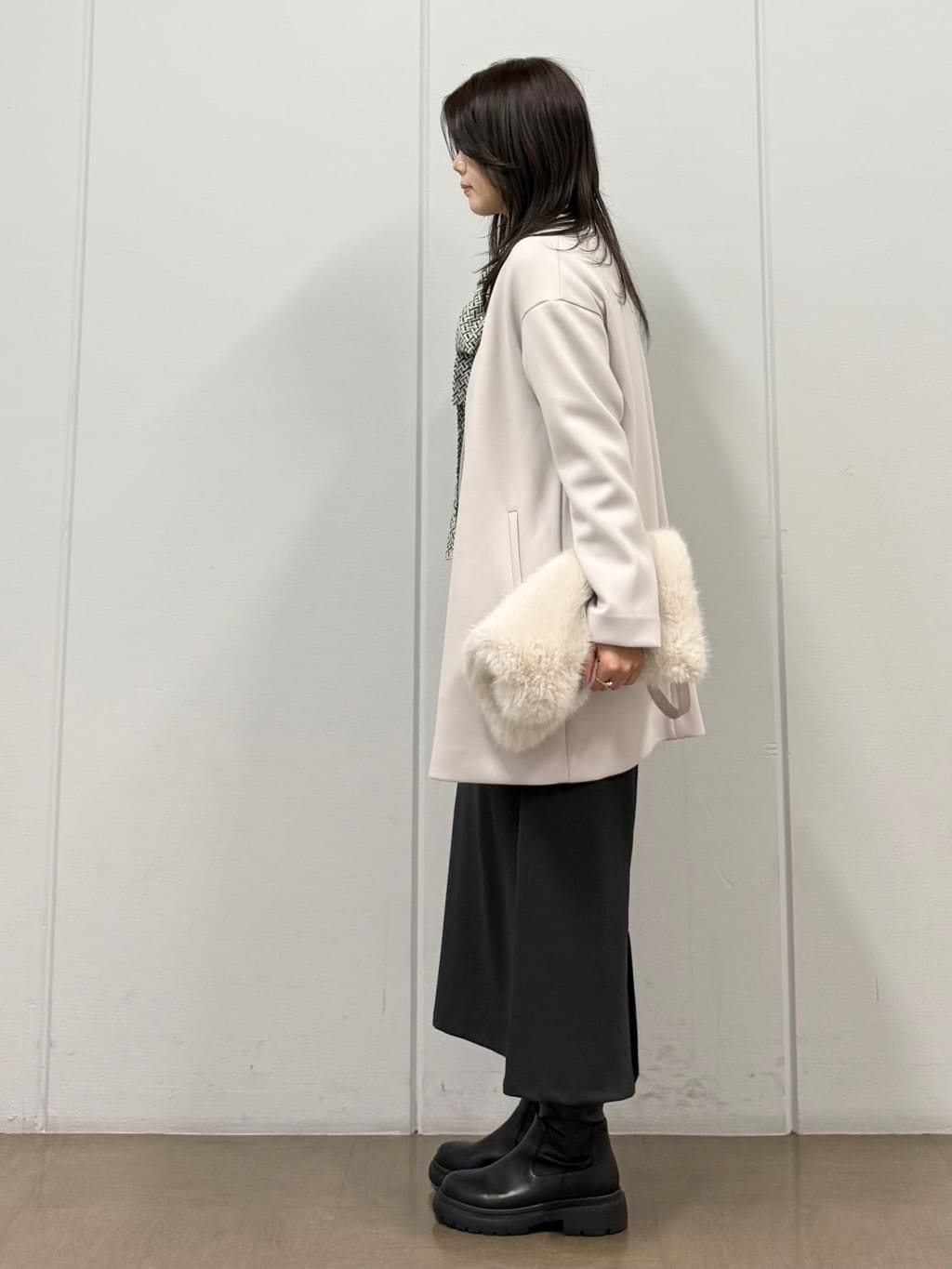 mizukiさんの「INDIVI｜【洗える／選べる8色】トーンアップニット」を使ったコーディネート