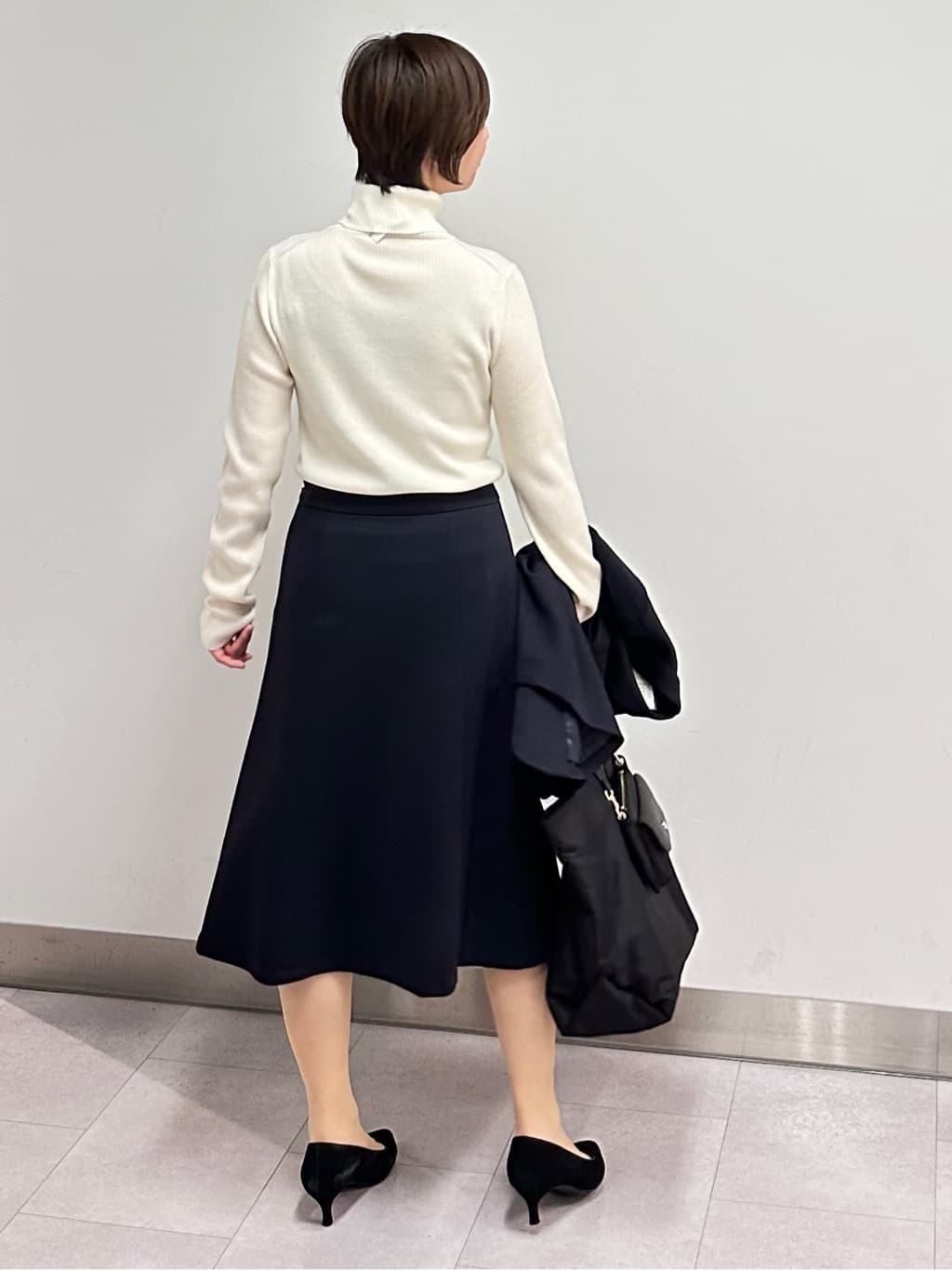 みなこさんの「UNTITLED｜【洗えるスーツ/ストレッチ】ウール混ジャージ マーメイドスカート」を使ったコーディネート