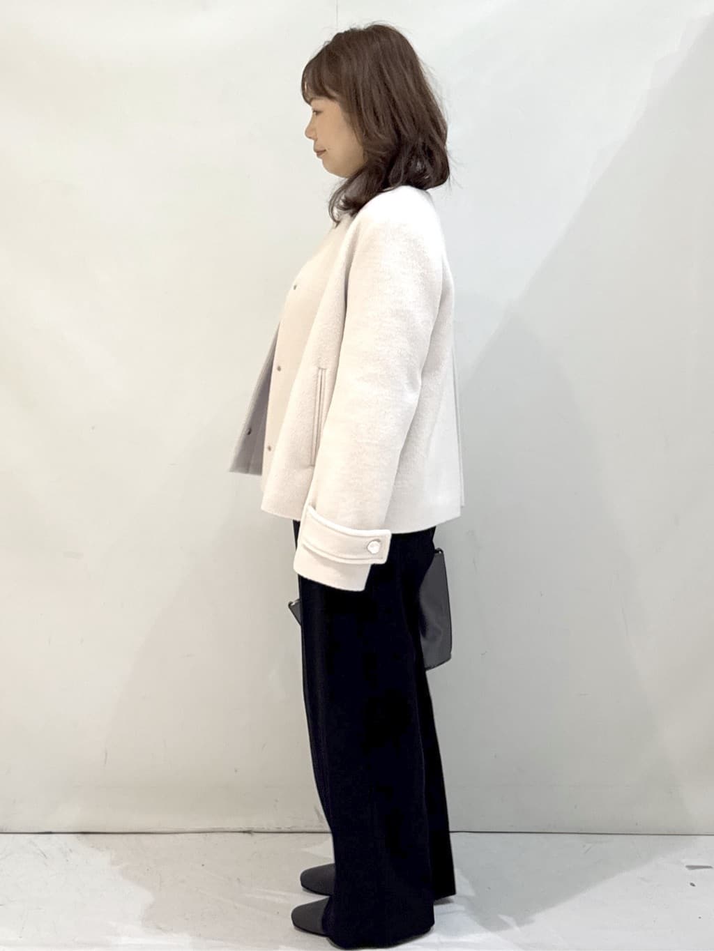 やすさんの「OPAQUE.CLIP｜ノーカラーショートコート」を使ったコーディネート