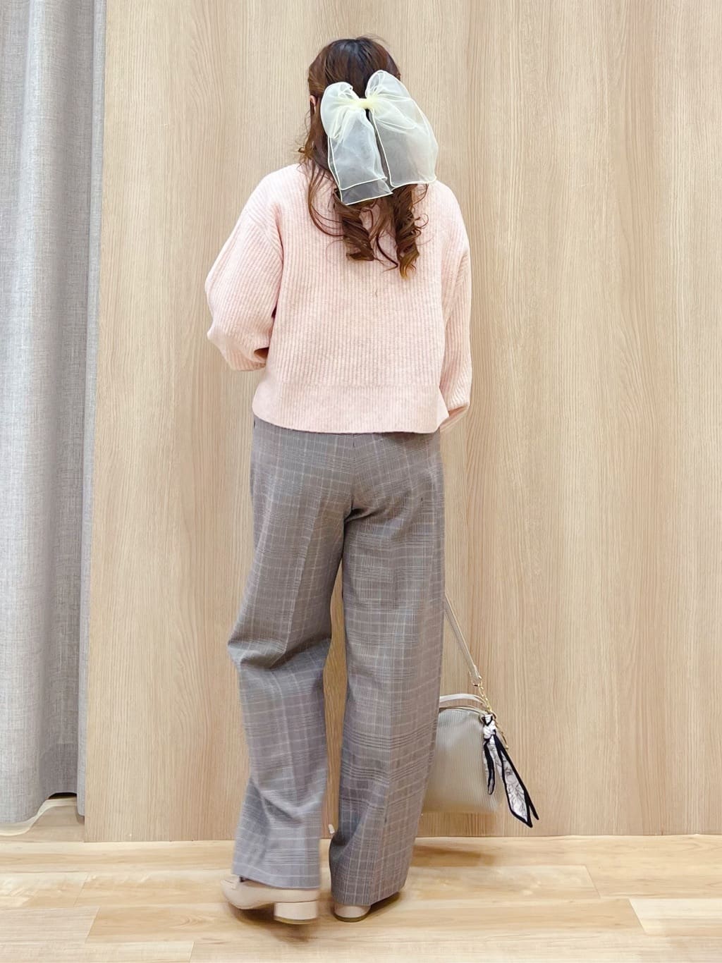 みことさんの「grove｜【あったか裏起毛】かっこよさも穿き心地も叶える、優秀スラックスパンツ」を使ったコーディネート
