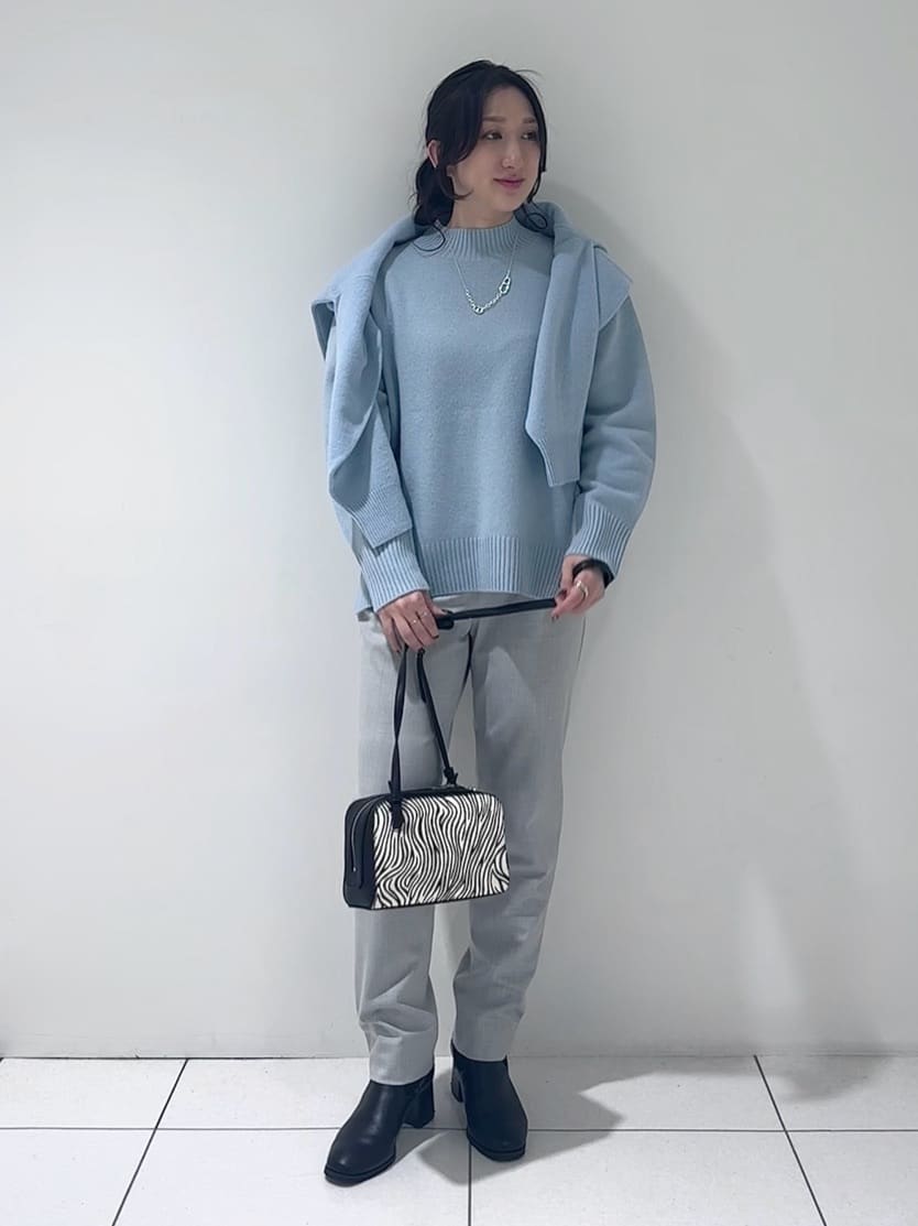 そんさんの「INDIVI｜【冬ニット人気NO．1！／カシミヤ混】ミドルゲージハイネックニット」を使ったコーディネート