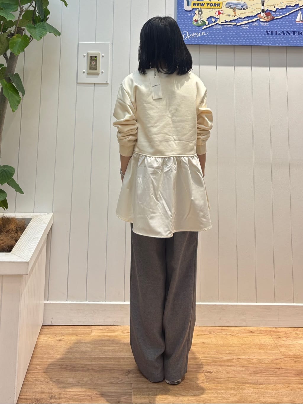 OKADAさんの「Dessin｜【体型カバー/洗える】ペプラムスウェット」を使ったコーディネート