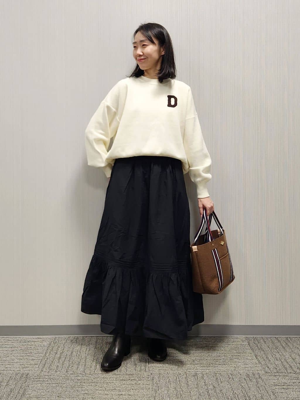naraさんの「Dessin｜【洗える】Dサガラ刺繍ワッペン付きニット」を使ったコーディネート