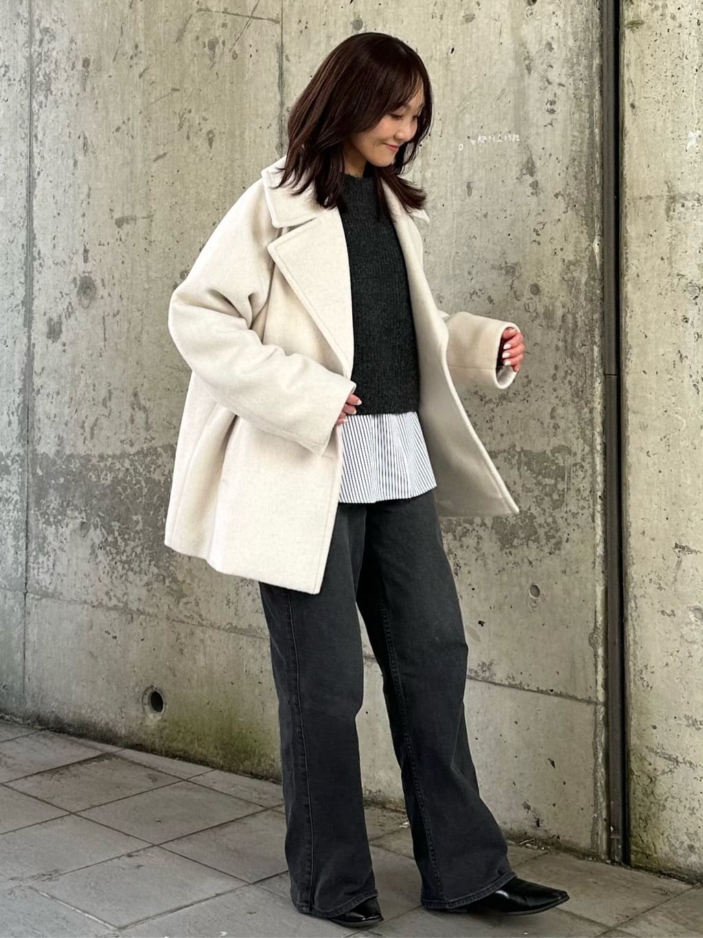 makiさんの「OPAQUE.CLIP｜カシミヤブレンドウールミドルピーコート」を使ったコーディネート