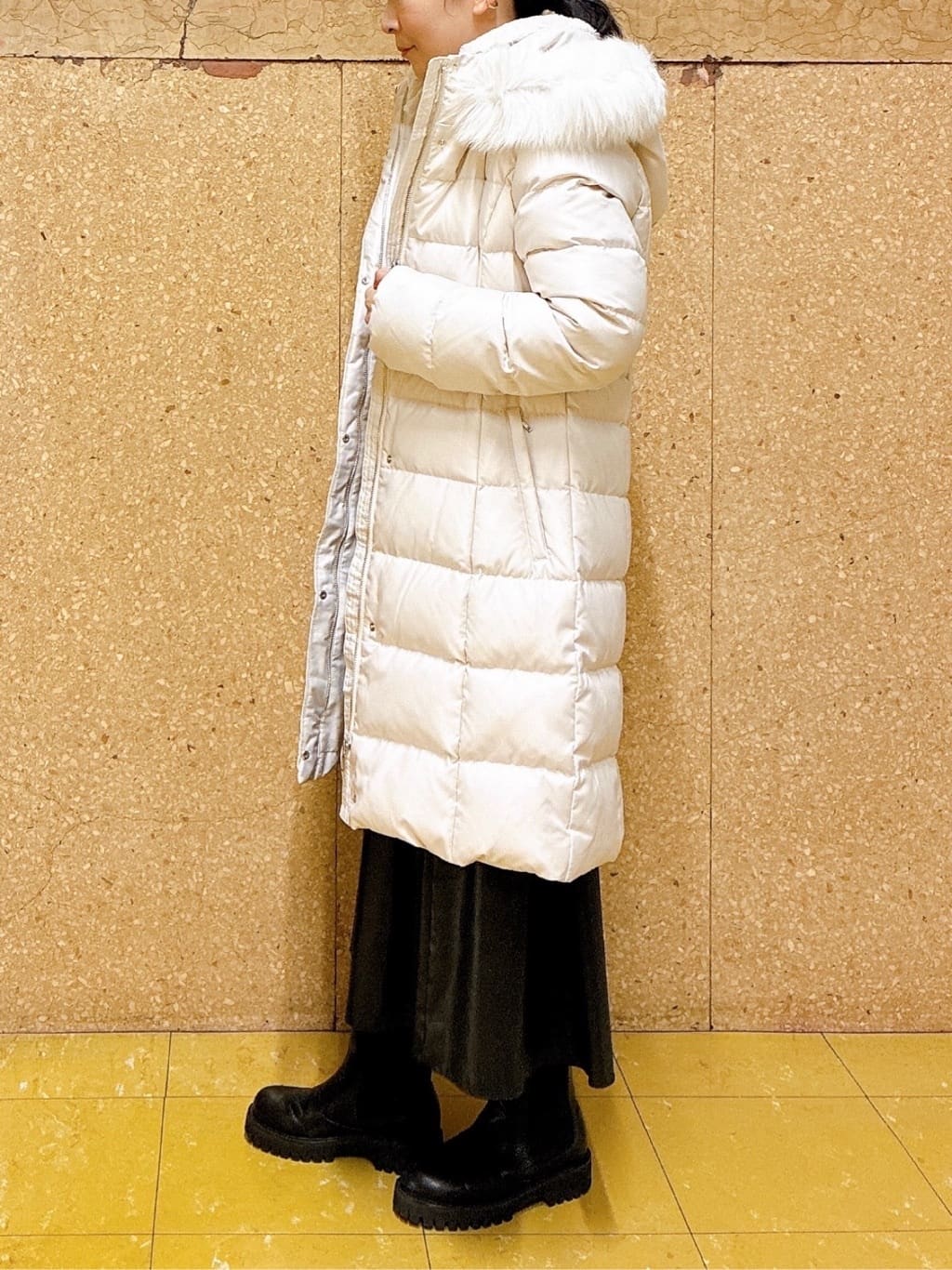 hattoriさんの「INDIVI｜【名品／撥水／抗菌防臭】ロング丈リサイクルダウンコート」を使ったコーディネート
