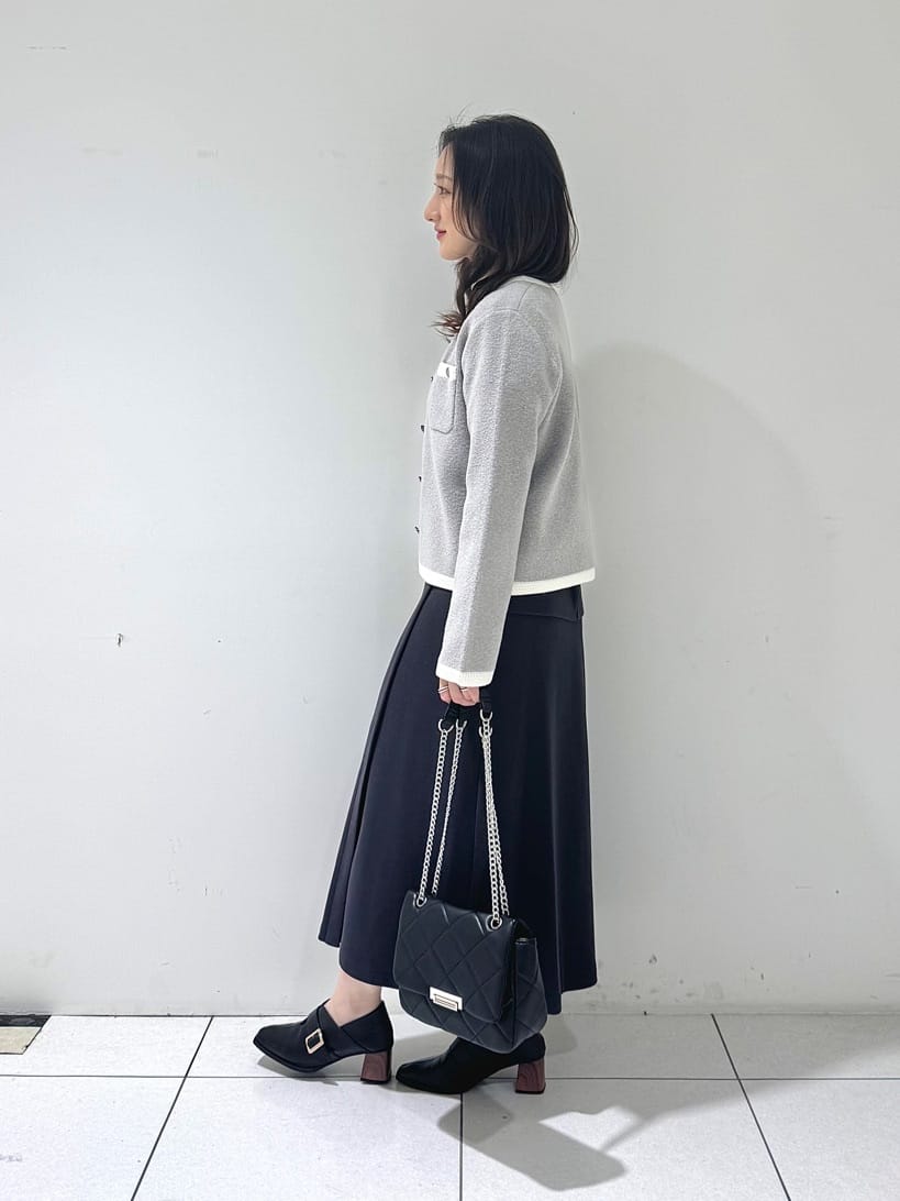 そんさんの「INDIVI｜【ミニブークレ素材】ジャケットライクカーディガン」を使ったコーディネート