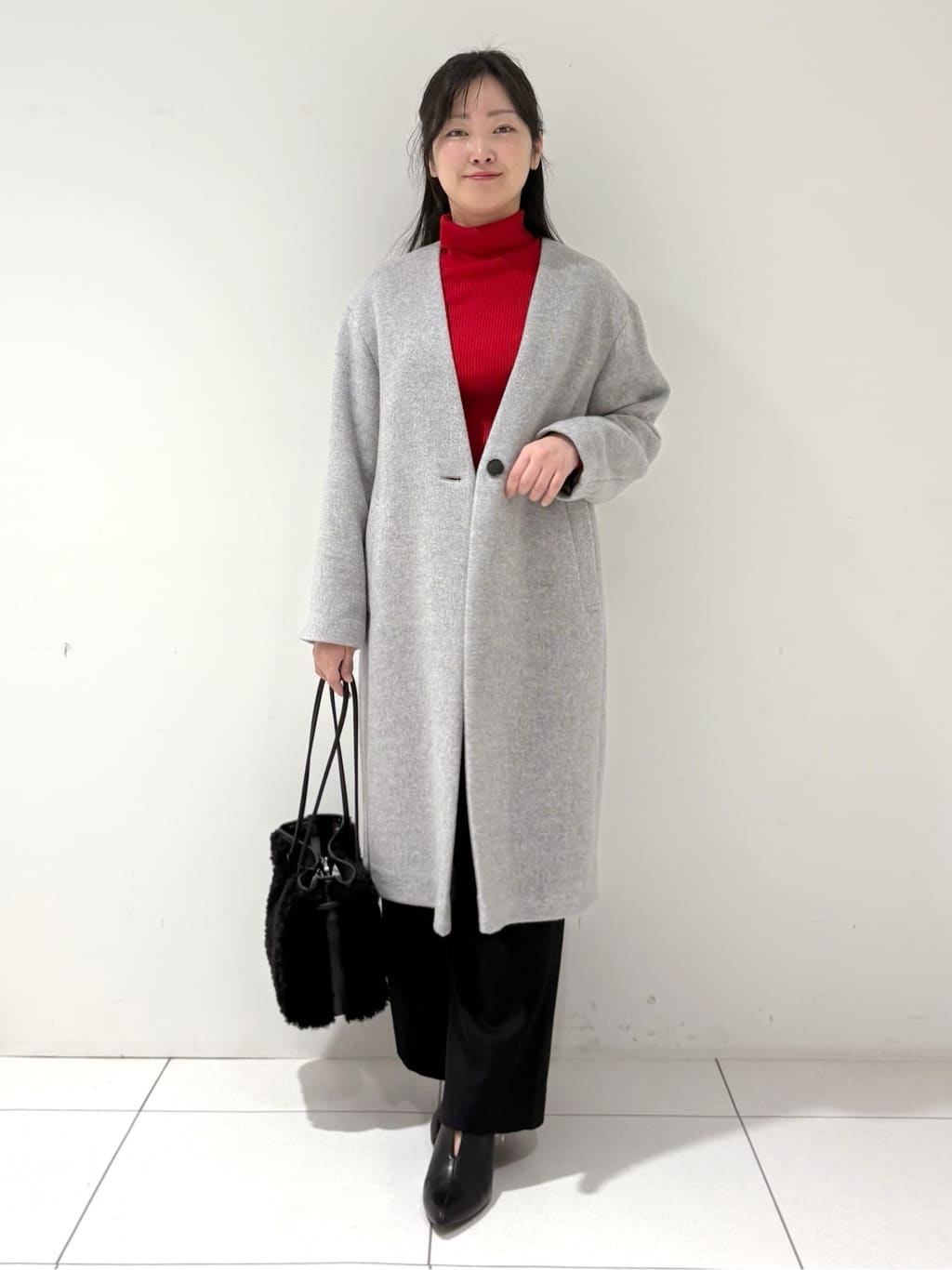 momokoさんの「INDIVI｜【軽量／ウール混】ライトフォルム ロングコート」を使ったコーディネート