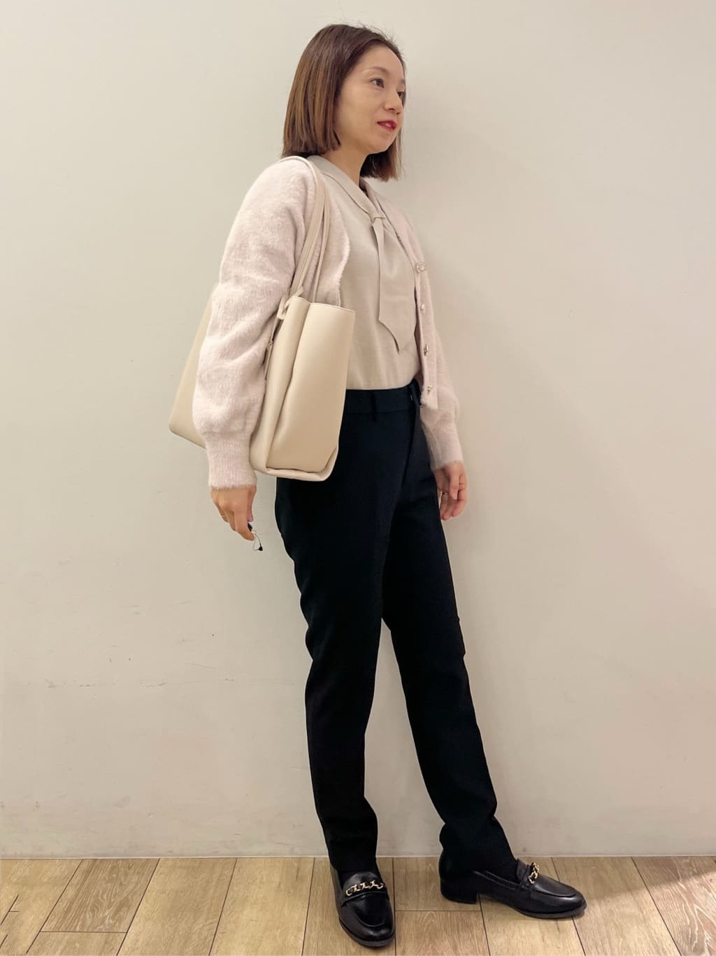 kcさんの「OPAQUE.CLIP｜ウォームストレッチテーパードパンツ【洗濯機OK／防シワ／吸湿発熱】《XS～3L》」を使ったコーディネート