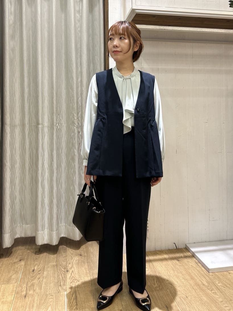 ga_riさんの「THE SHOP TK｜【通勤・きちんと見えに】ダブルクロス ペプラムジレ/セットアップ可」を使ったコーディネート
