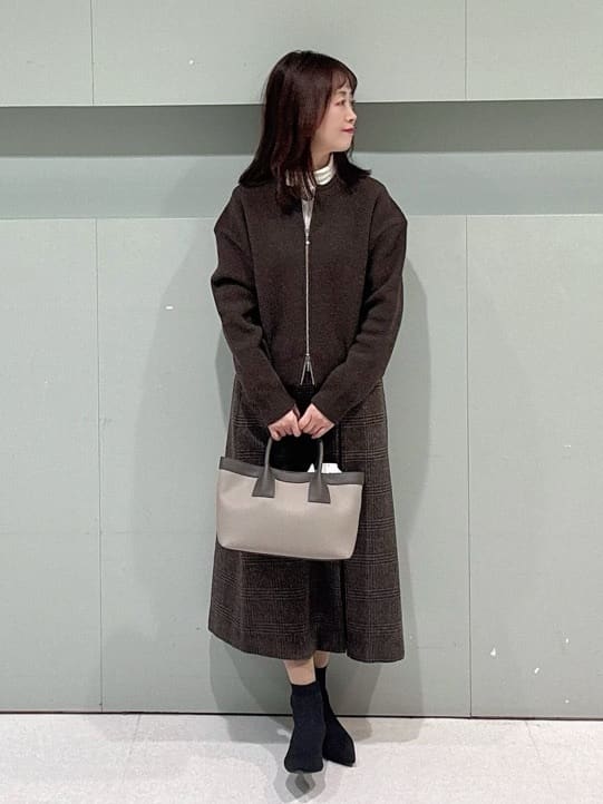 makiさんの「UNTITLED｜【はっ水機能/フード取り外し可】ミディダウンコート」を使ったコーディネート
