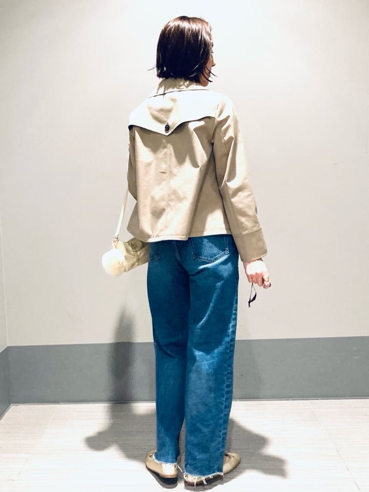 Furuさんの「DRESSTERIOR｜【ウォッシャブル/撥水素材】Aラインショートトレンチジャケット」を使ったコーディネート
