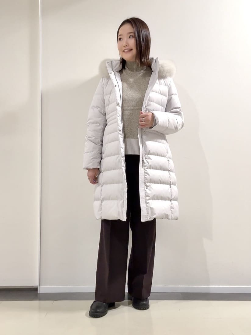 YUIさんの「UNTITLED｜【はっ水機能/フード取り外し可/防寒】ロングダウンコート」を使ったコーディネート