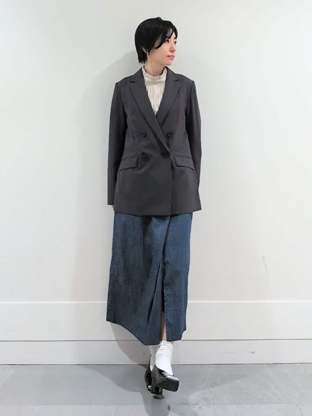 ミズタさんの「UNTITLED｜【新色追加/セットアップ可】エアリー ダブルブレストジャケット」を使ったコーディネート