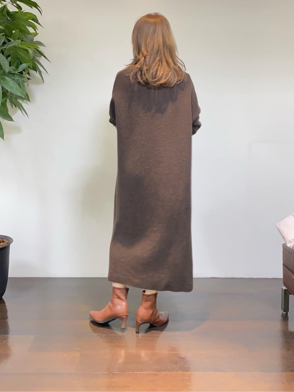 tomoさんの「UNTITLED｜【ロング丈/ゆったりシルエット】テントライン ニットワンピース」を使ったコーディネート