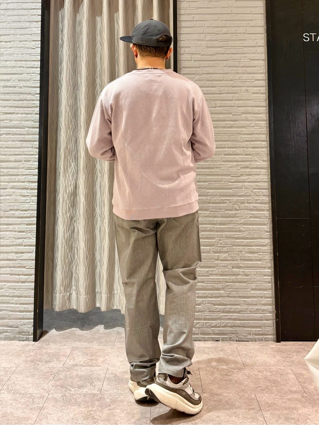 Pーyamaさんの「THE SHOP TK｜【大人のデイリースタイルを格上げ】ジャカードリンクススウエット　洗濯機OK」を使ったコーディネート