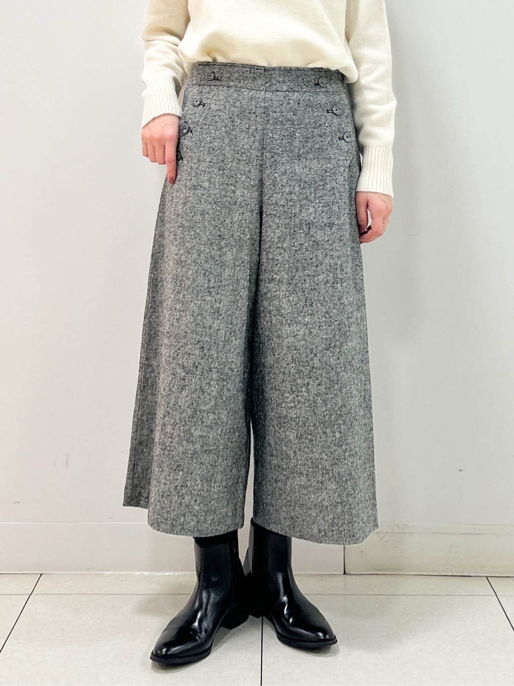 Kaiさんの「Dessin｜ウール混クルーネックコート」を使ったコーディネート