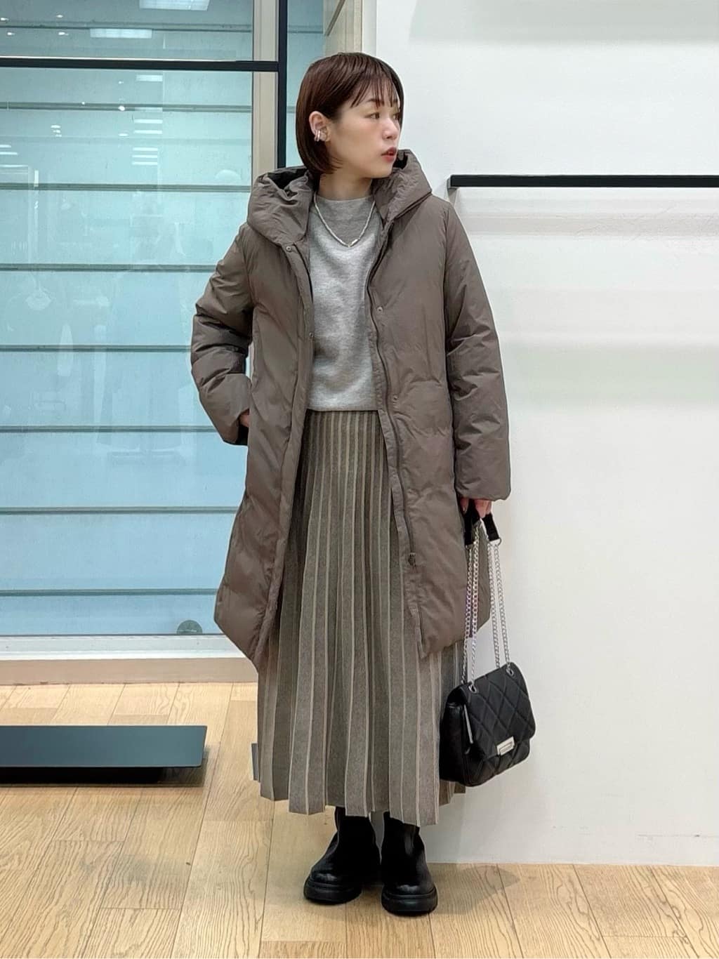asamiさんの「INDIVI｜【洗える／カシミヤ混】ボトルネック ドルマンスリーブニット」を使ったコーディネート