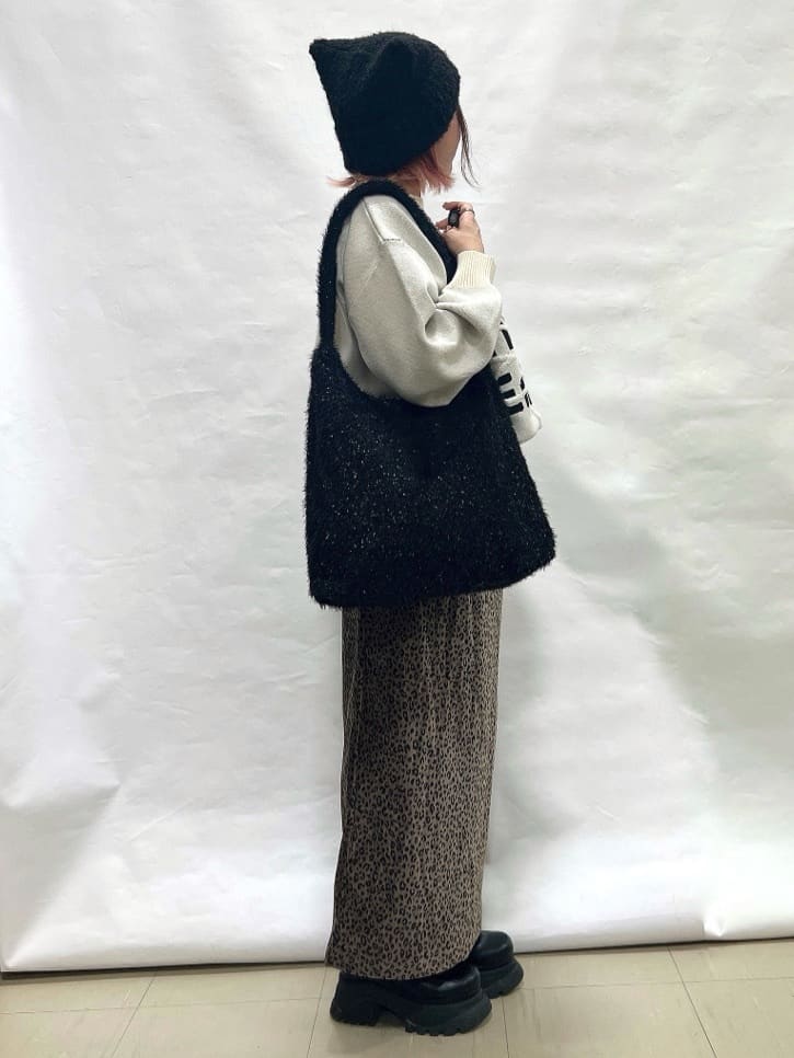 YUIさんの「SHOO･LA･RUE｜【あったか/洗濯機可/S-LL】主役になる 両面起毛 ベロアレオパード柄スカート」を使ったコーディネート