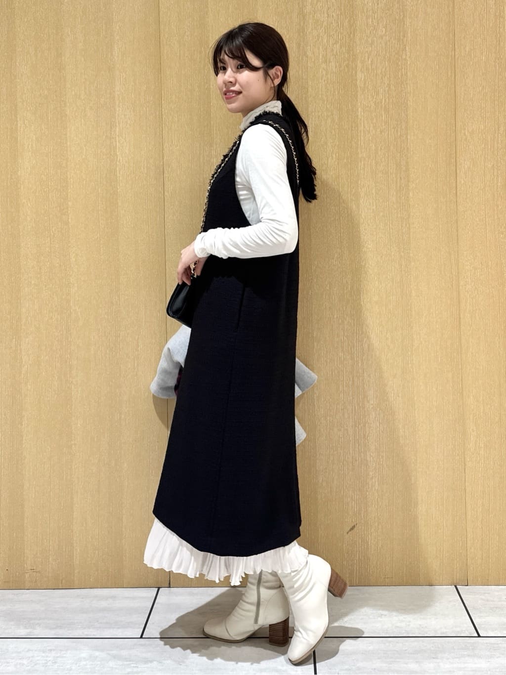 nanaさんの「UNTITLED｜【洗える/細見え】ツイード ジャンパースカート」を使ったコーディネート