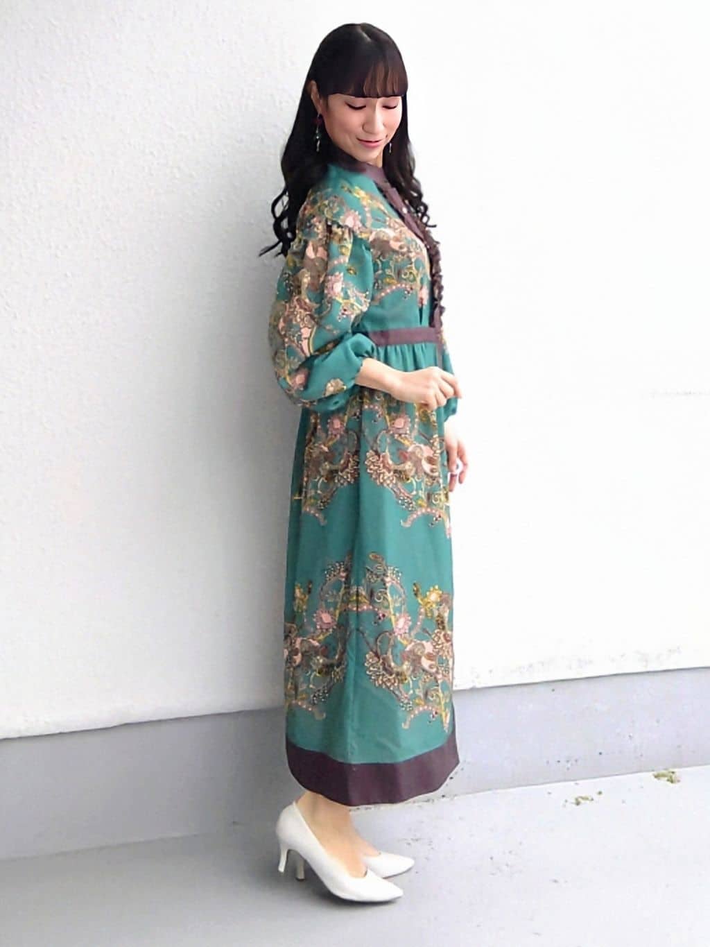 keinaさんの「SunaUna｜【COLLECTION LINE】オリエンタルパネル柄ワンピース」を使ったコーディネート