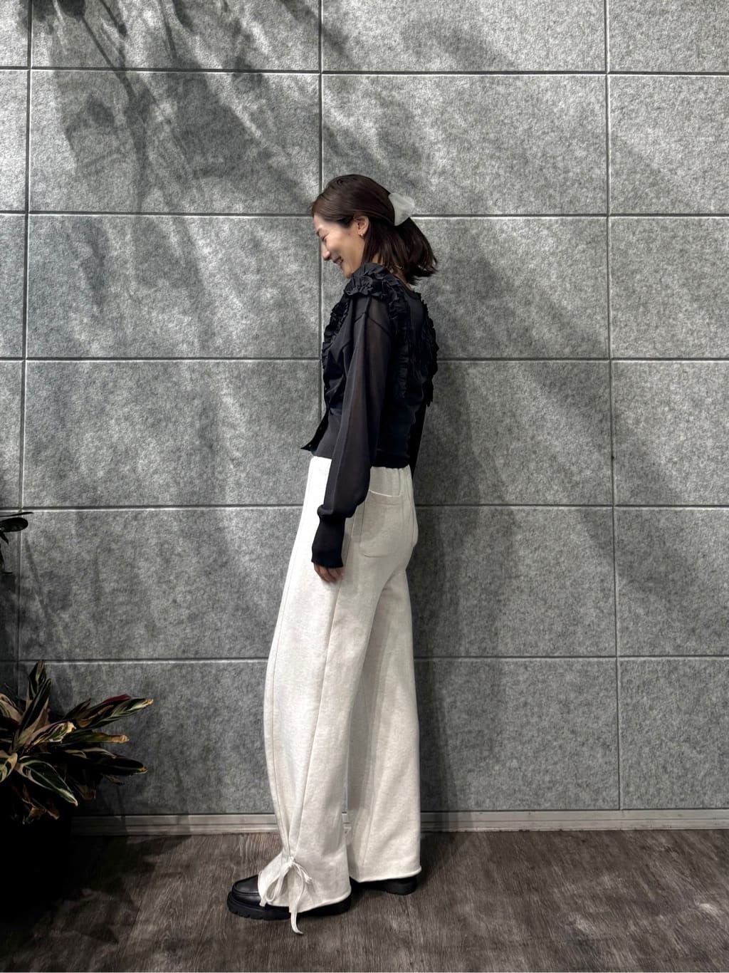 uchi__yamaさんの「CODE A｜3way frill cardigan」を使ったコーディネート
