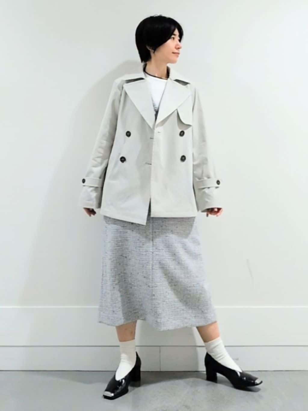 ミズタさんの「UNTITLED｜【定番人気/はっ水/洗える】タスランショートトレンチコート」を使ったコーディネート