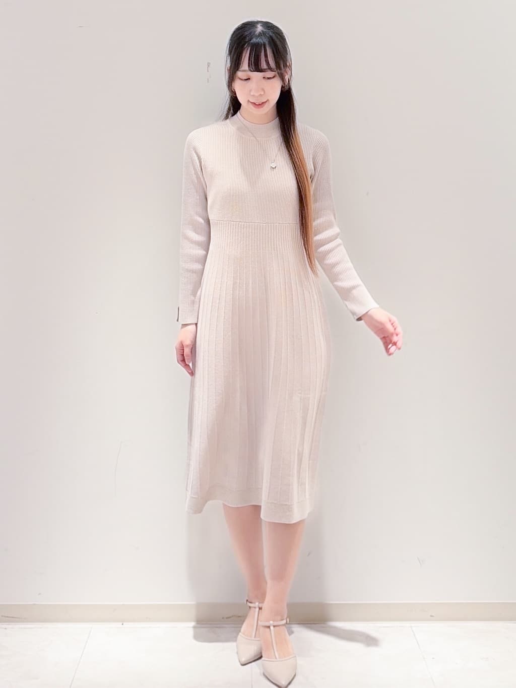yurinaさんの「index｜ラメフェザープルオーバーセット ニットワンピース【洗濯機OK】《XS～LL》」を使ったコーディネート