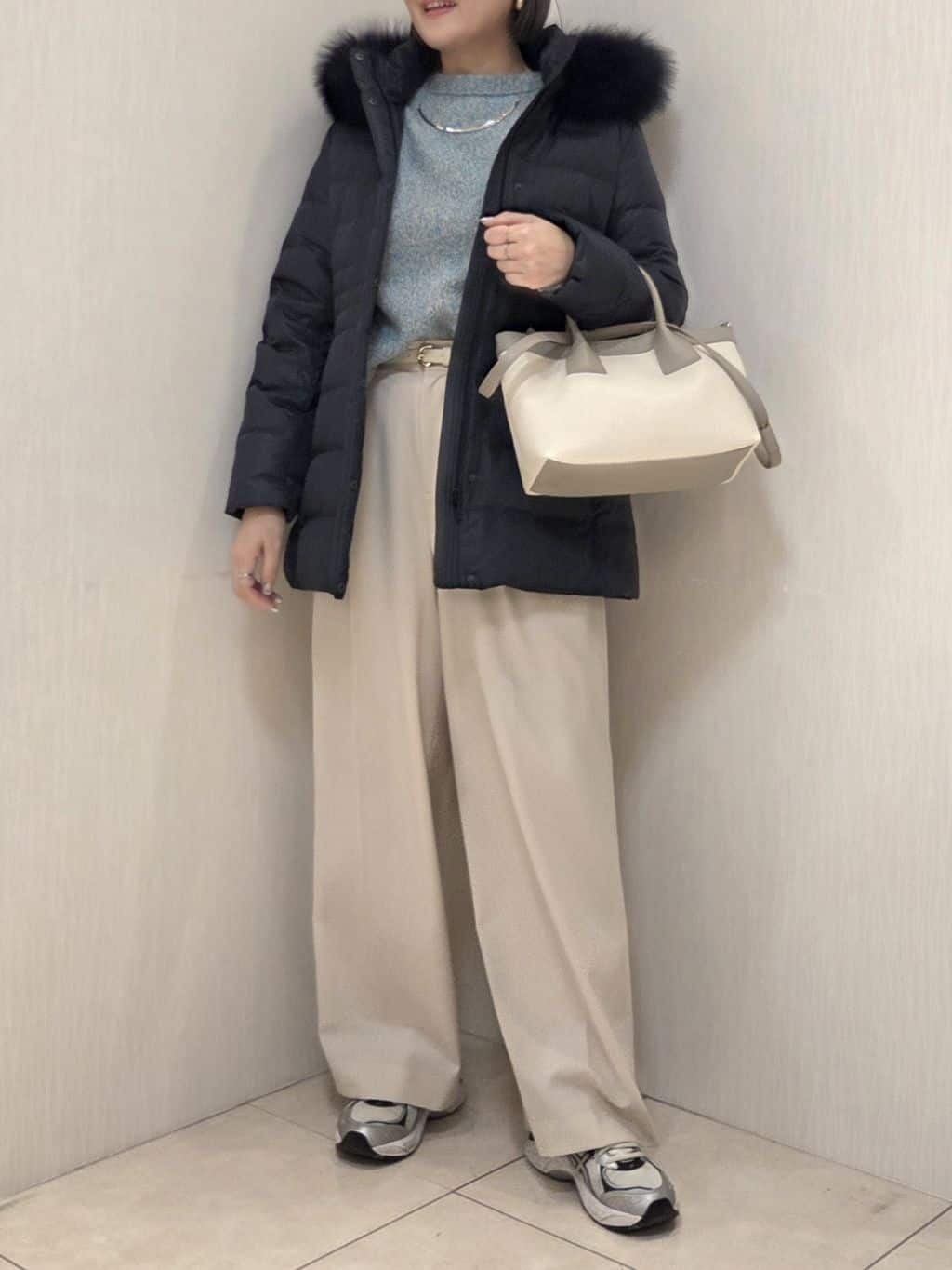 naokoさんの「UNTITLED｜【はっ水機能/フード取り外し可】ミディダウンコート」を使ったコーディネート