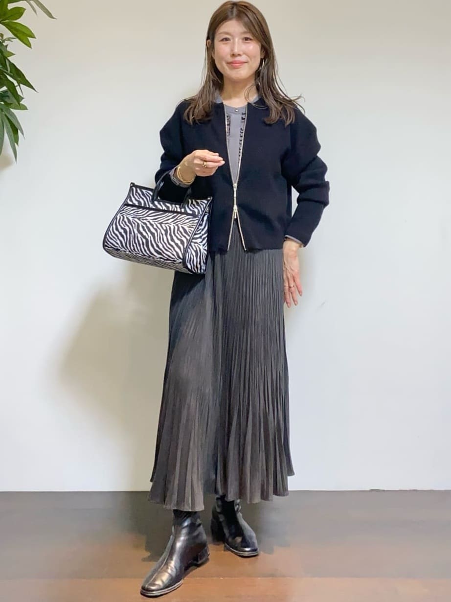 tomoさんの「UNTITLED｜【ゆったりサイズ／着丈短め】ジップニットカーディガン」を使ったコーディネート