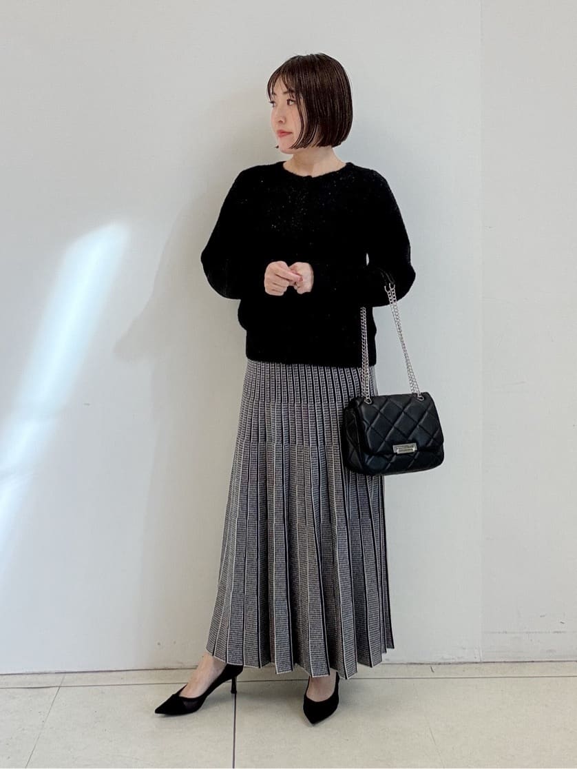 yoshiyaさんの「INDIVI｜【洗える】ラメニットカーディガン」を使ったコーディネート