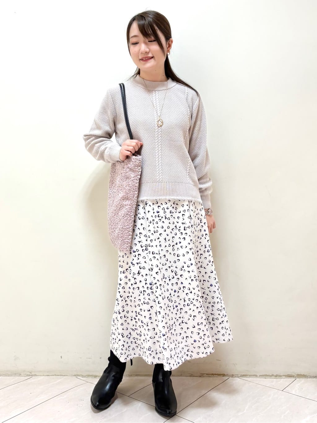 mikiさんの「Reflect｜【ほんのりラメ感◎】ケーブル柄ニット」を使ったコーディネート