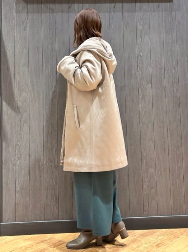 meiさんの「SHOO･LA･RUE｜【S-LL】きらっと華やぐ　大人のスパンコールニット」を使ったコーディネート
