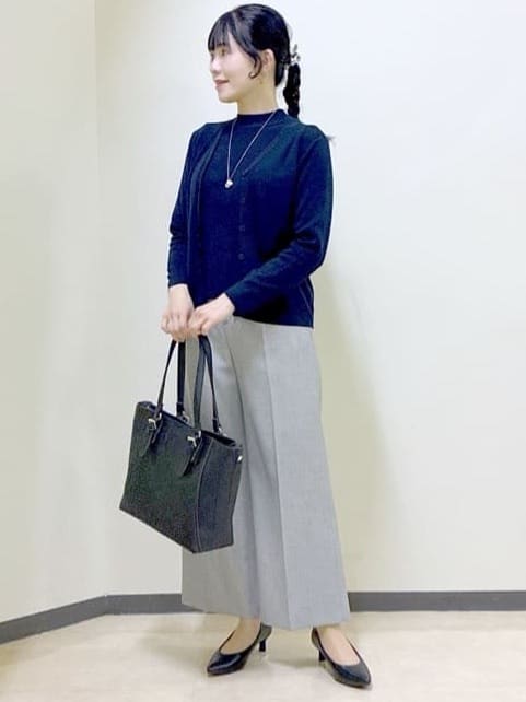  beni_gingerさんの「Reflect｜【選べる5色／アンサンブル可】Vネックカーディガン」を使ったコーディネート