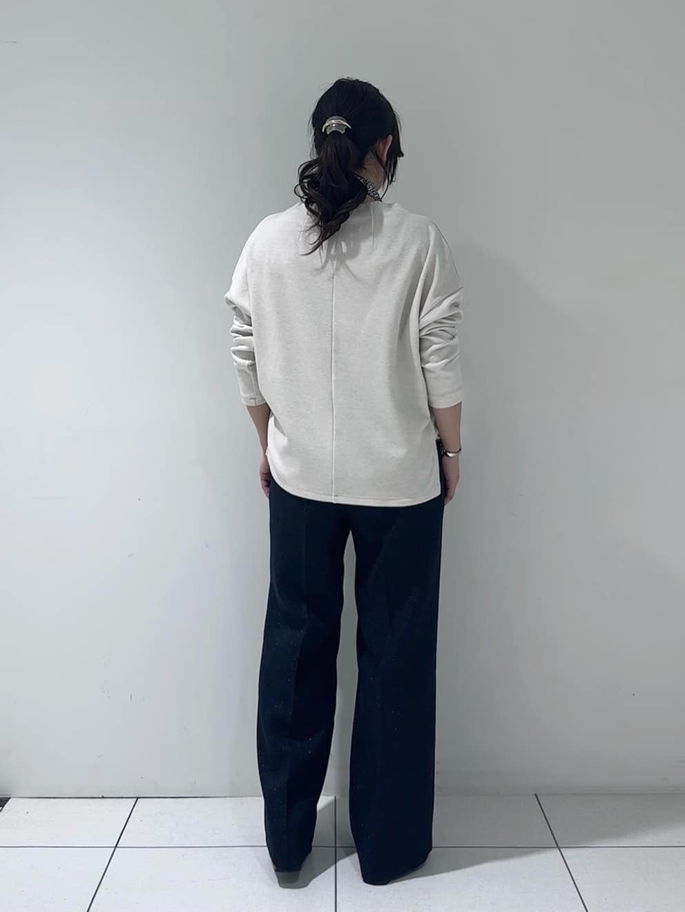 そんさんの「INDIVI｜【SETUP可能／洗える／UVケア】ライトジャージ ボトルネックトップス」を使ったコーディネート