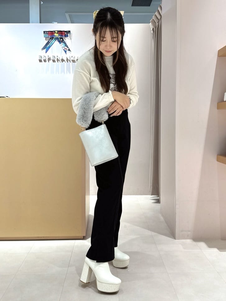 neinaさんの「ESPERANZA｜フェイクファーハンドル3WAYミニショルダーバッグ」を使ったコーディネート