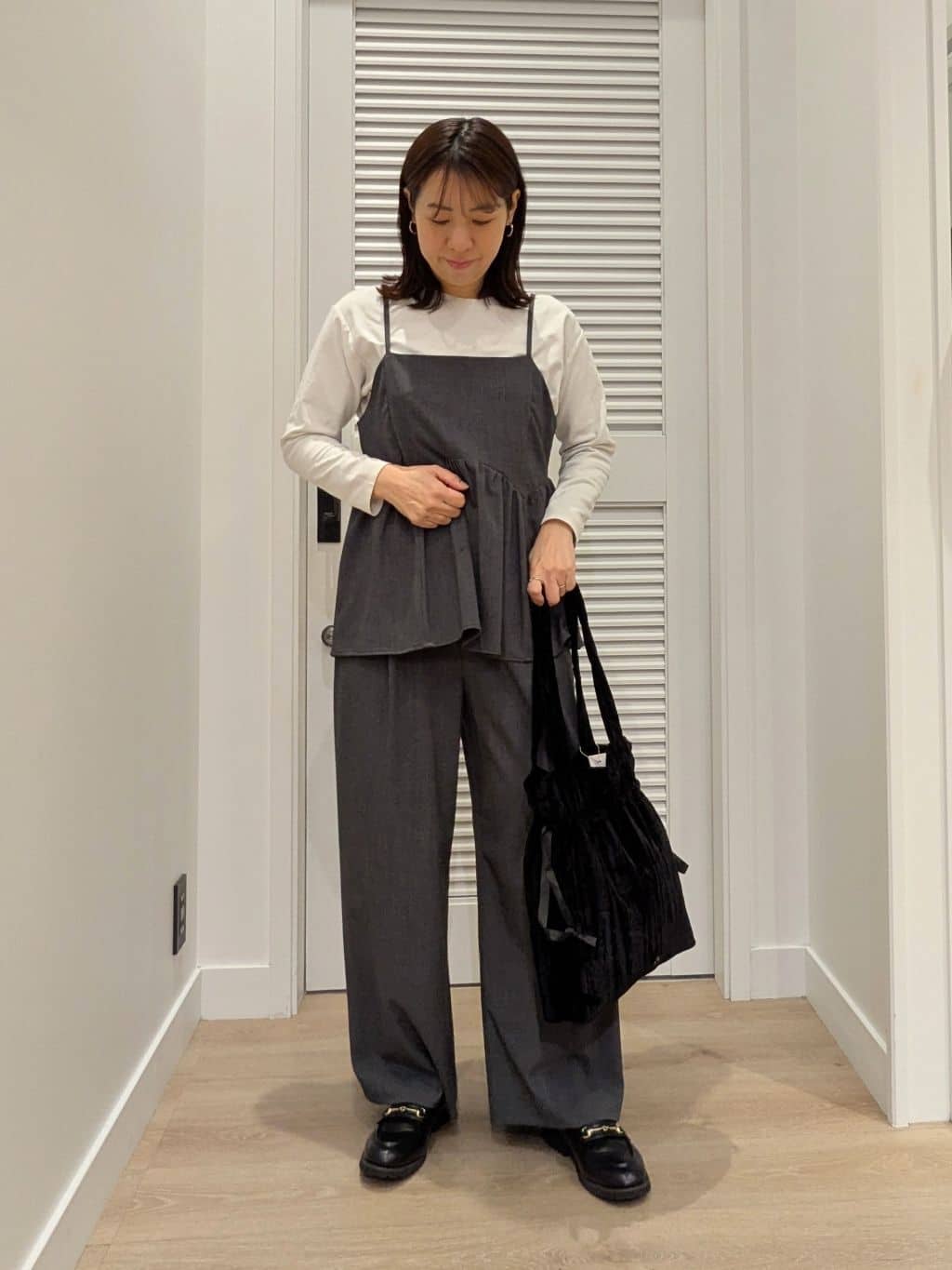enさんの「Dessin｜【セットアップ可・洗える】ハイウエストタックパンツ」を使ったコーディネート