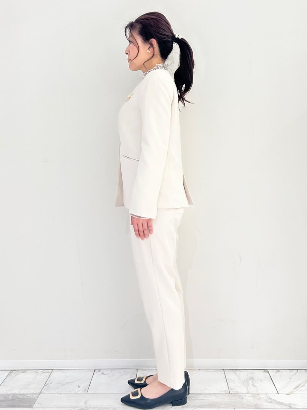 りなさんの「OPAQUE.CLIP｜《通勤／セットアップ対応》 Vネックジャケット／ダブルクロス【洗濯機OK】」を使ったコーディネート