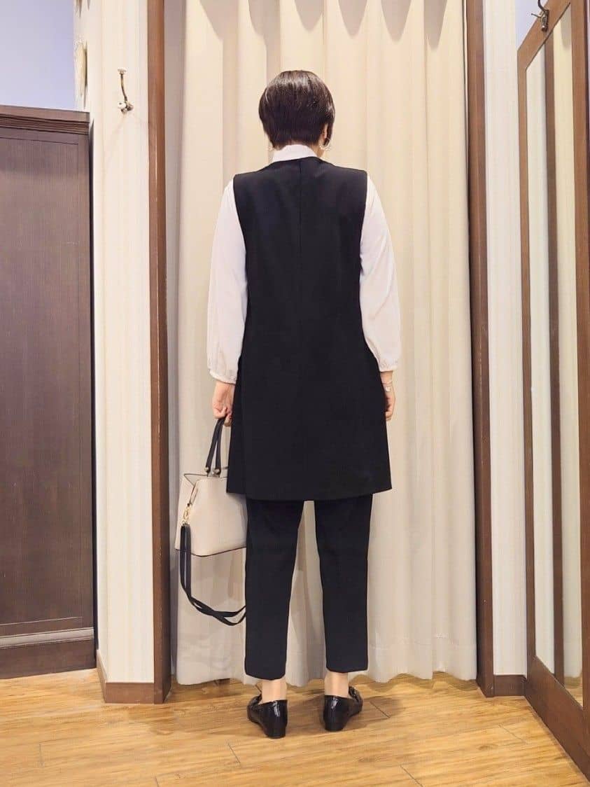 ERIKOさんの「SHOO･LA･RUE｜【洗濯機可/セットアップ可/S-3L】きちんと楽に。カットジョーゼット ロングジレ」を使ったコーディネート