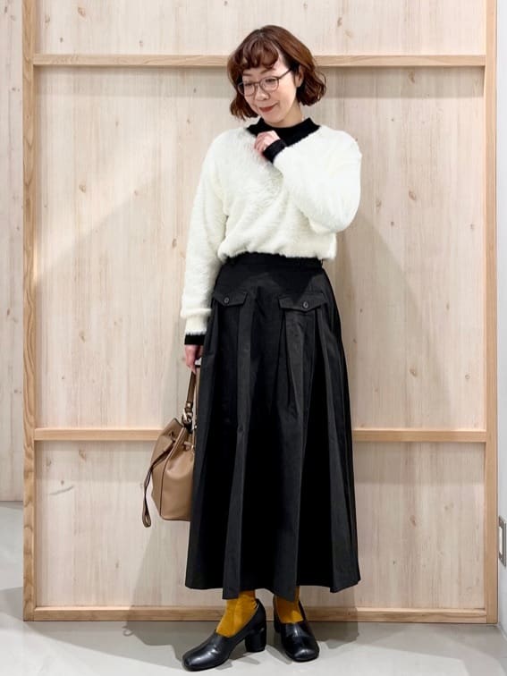 nakoさんの「THE SHOP TK｜【華やかで柔らか】ふわふわフェザーニット/洗える・前後2WAY」を使ったコーディネート