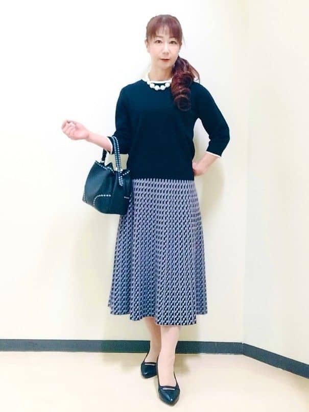 花さんの「Reflect｜【秋映え／単品使い◎／すっきり見え】ブローチ付きニットアンサンブル」を使ったコーディネート