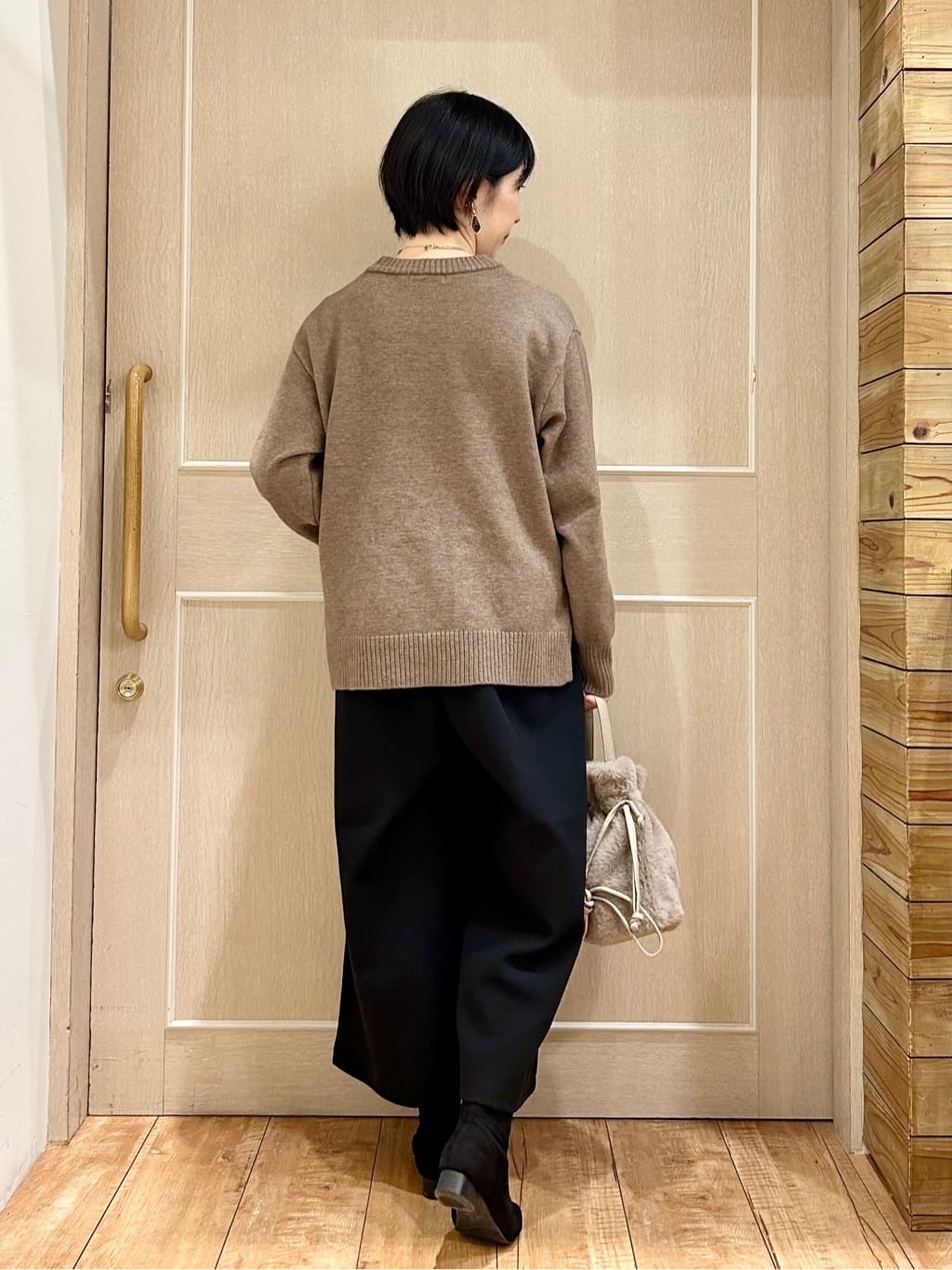 ちぐささんの「SHOO･LA･RUE｜【S-LL/洗濯機可】ふわふわがやみつきになる柔らかさ スウェットライクロゴニット」を使ったコーディネート