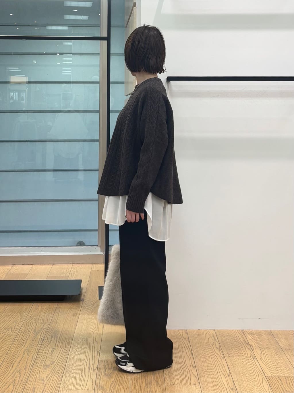 asamiさんの「INDIVI｜【洗える】ケーブルデザイン ラウンドヘムニット」を使ったコーディネート