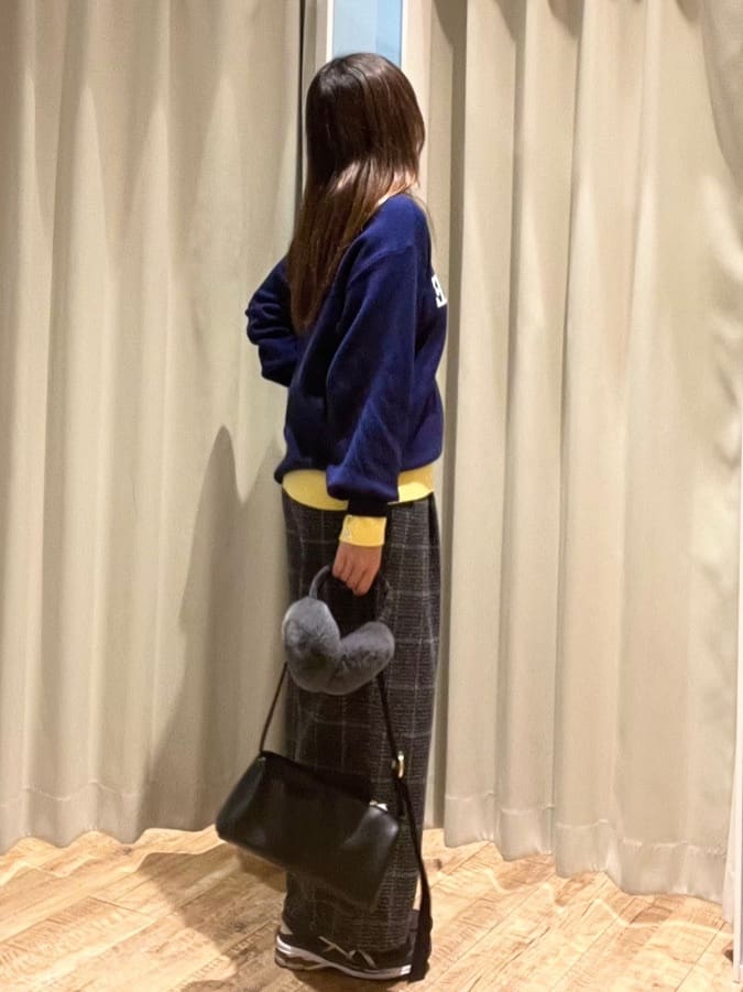 もんちゃんさんの「SHOO･LA･RUE｜【洗濯機可/吸湿発熱】チクチクしにくいもちもちハイネックニット」を使ったコーディネート