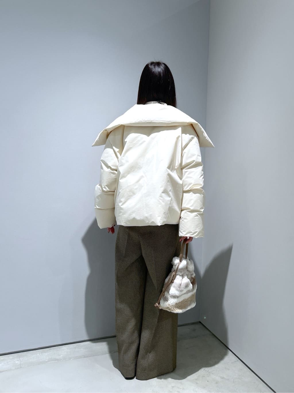 Renoさんの「INDIVI｜3WAYスタンドカラーショートダウン【凹凸素材】」を使ったコーディネート