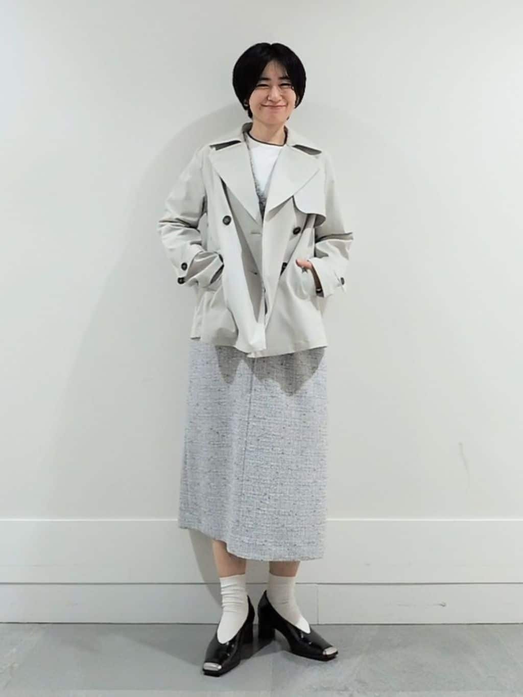 ミズタさんの「UNTITLED｜【定番人気/はっ水/洗える】タスランショートトレンチコート」を使ったコーディネート