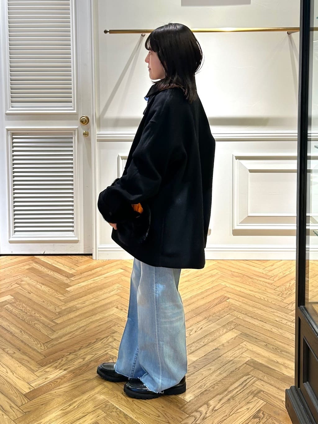 cocoさんの「DRESSTERIOR｜センタープレス ワイドストレートデニム」を使ったコーディネート