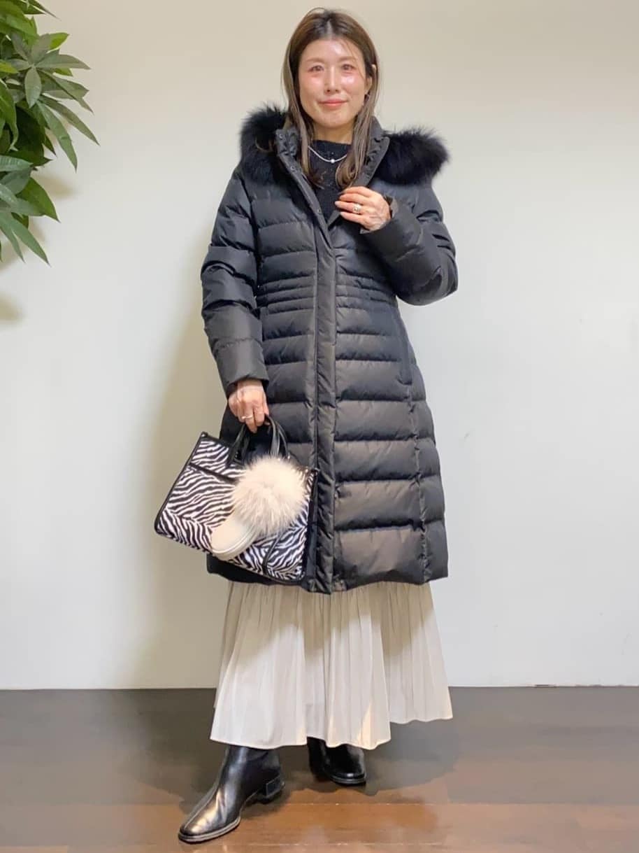 tomoさんの「UNTITLED｜【はっ水機能/フード取り外し可/防寒】ロングダウンコート」を使ったコーディネート