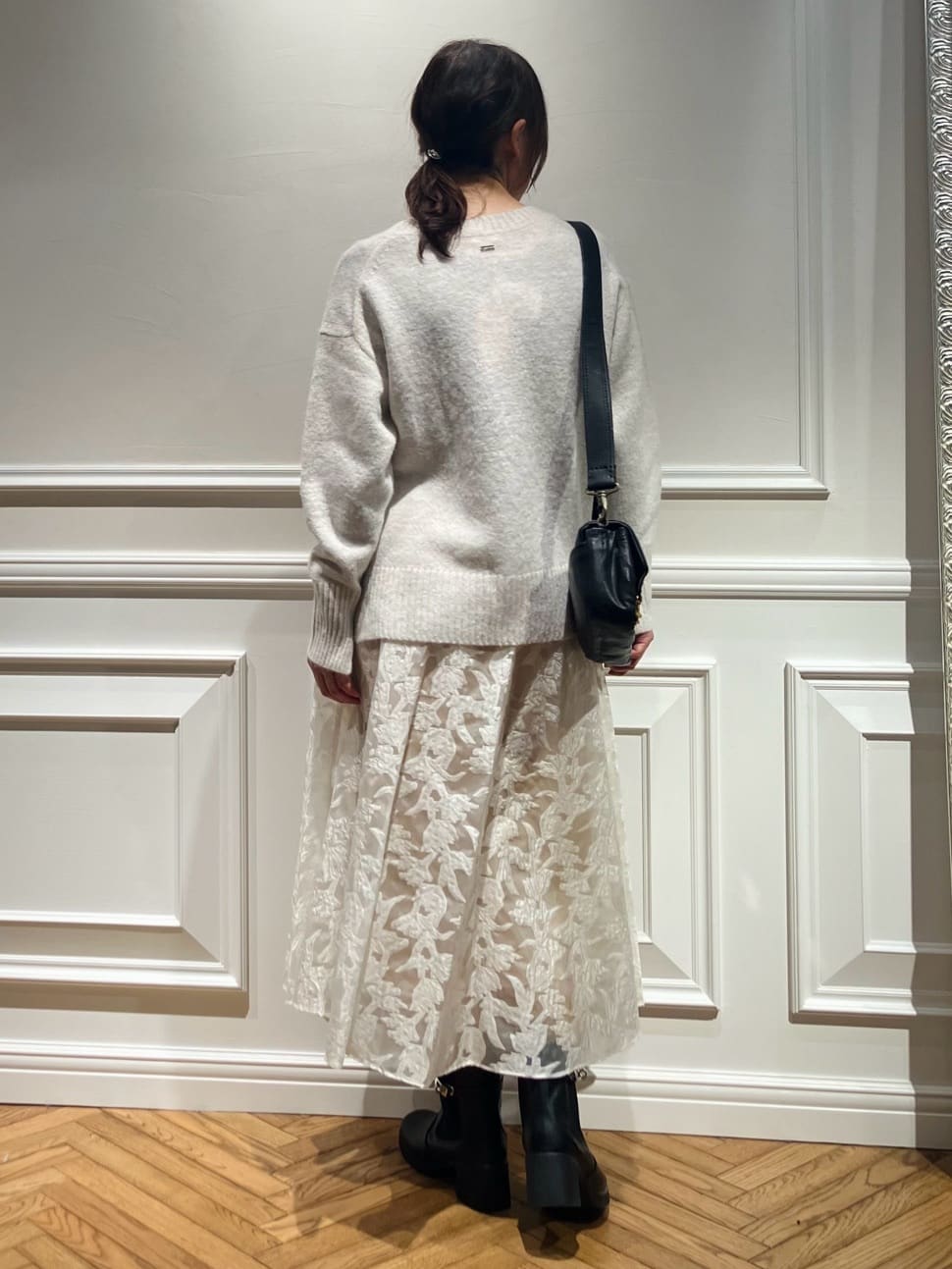 TSUKUIさんの「DRESSTERIOR｜アルパカブレンドVネックニット」を使ったコーディネート