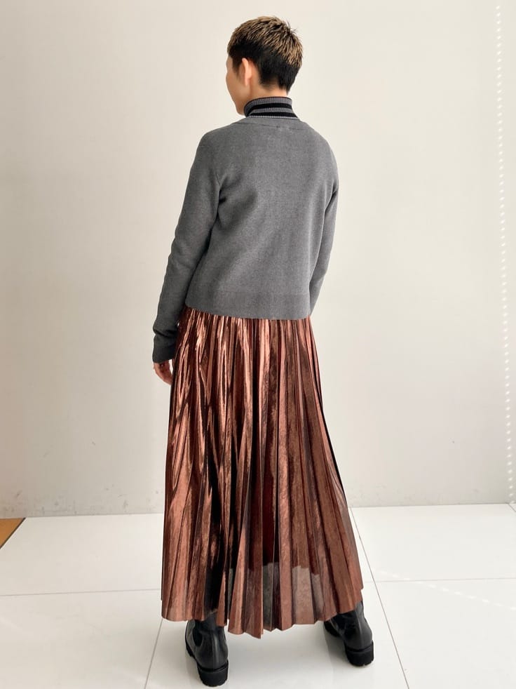 OCHIAIさんの「DRESSTERIOR｜シルクブレンドメリノウールリブプルオーバー」を使ったコーディネート