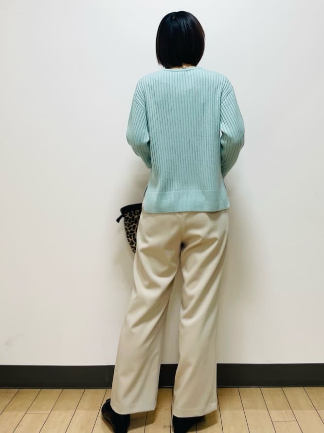 Riiさんの「Reflect｜【ウエスト総ゴム／セットアップ可】フルレングスストレートパンツ」を使ったコーディネート